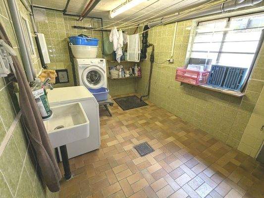 Waschkeller mit Außentreppe