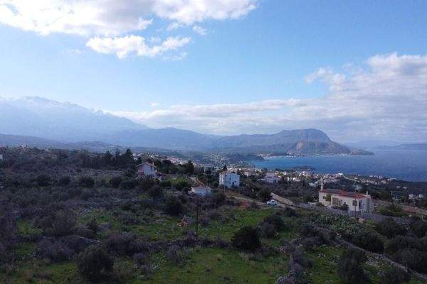Kreta, Kokkino Chorio: Landschaftlich reizvolles Grundstück mit Meerblick zu verkaufen
