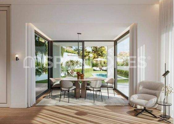 Semi-Detached Villas Near Amenities in El Limonar Málaga