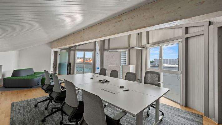 Großer Besprechungsraum