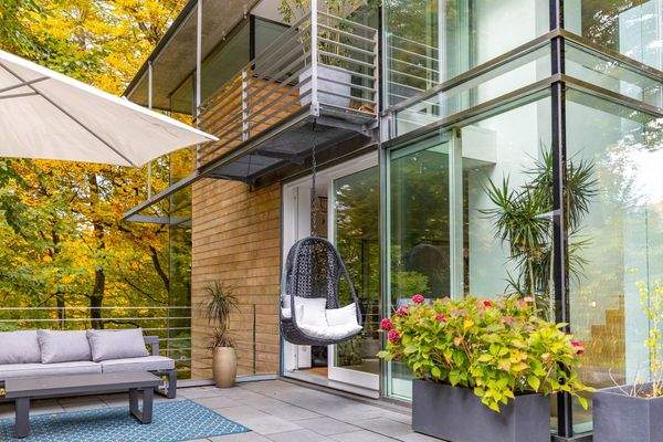 Glas und Lichtspiel vereinen Design und Natur.