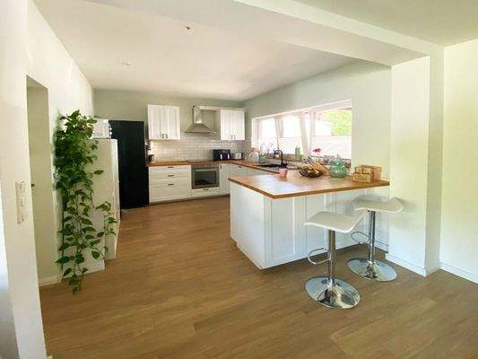 EG - Große und offene Küche