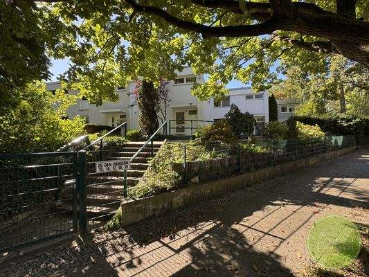 ... mit Zugang zum Haus.