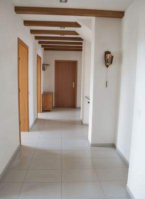 2007FlurEG - (KI generiert mit neuen Bodenfliesen))