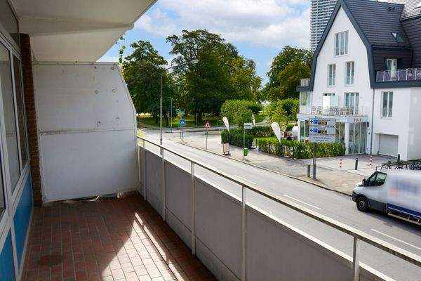 Blick vom Balkon am Wohnzimmer