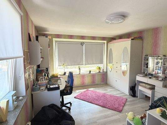 Eines von 4 Zimmern im OG