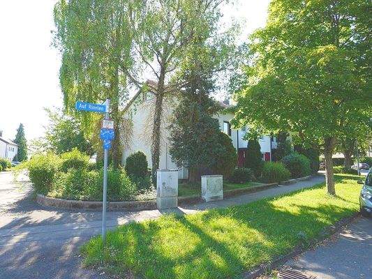 Gebäude Straßenansicht