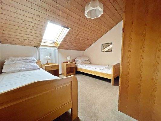 Schlafzimmer - Weitwinkel.jpeg