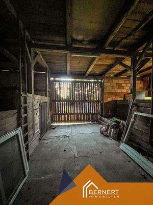 großes Tor für Anlieferung