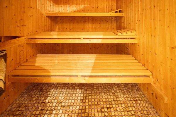 EG: Sauna