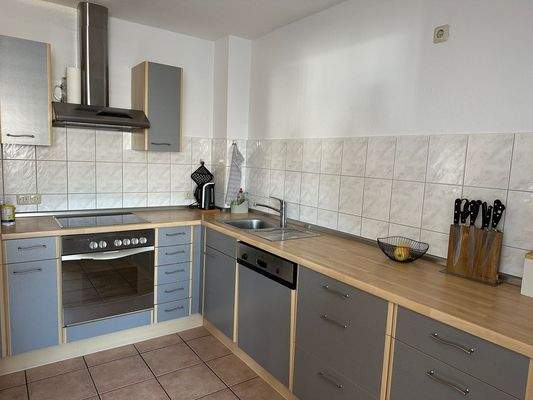 Küche (mit Einbauküche)