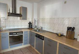 Küche (mit Einbauküche)