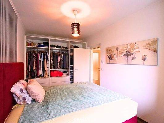 Schlafzimmer Ansicht 2