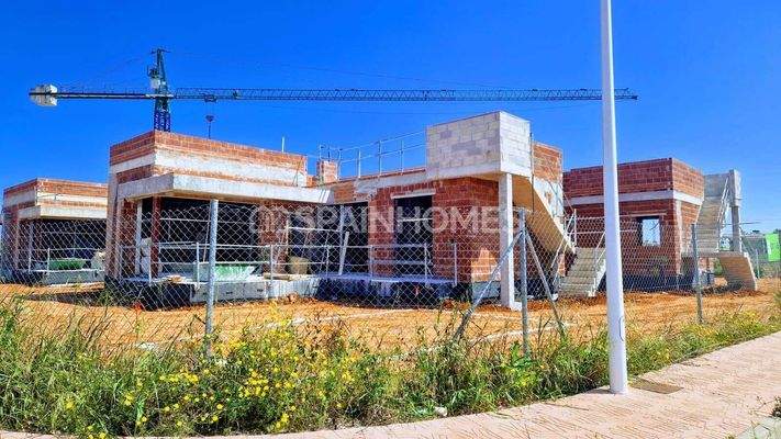 Luxe Houses with Private Pool and Garden in Denia Alicante