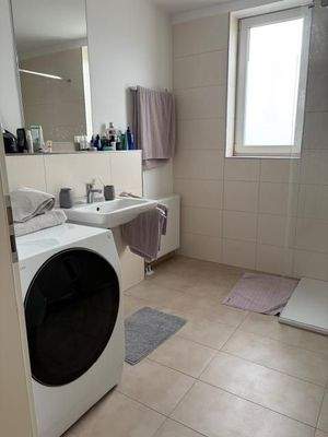 Bad mit Waschmaschinenstellplatz