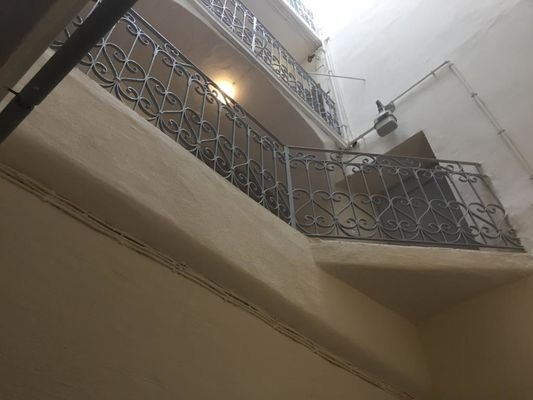 Kunstvolles Treppenhaus