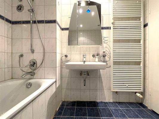 Badezimmer 2