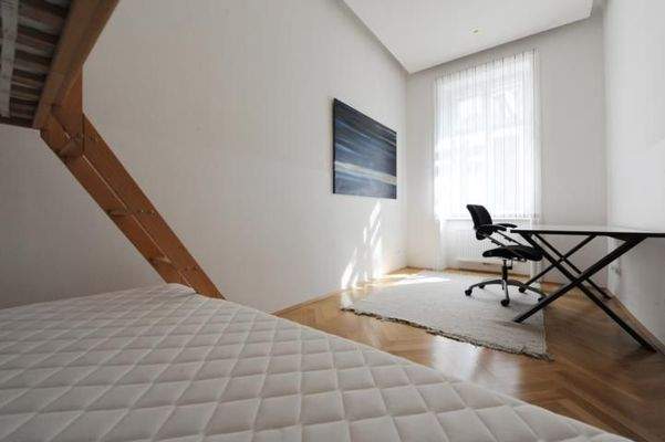 Arbeitszimmer mit Stockbett/Study with bunk bed