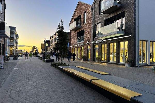 Zentrale Einkaufsstraße direkt vor der Tür