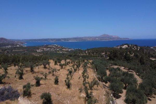 Kreta, Tsivaras: Grundstück in malerischer Lage mit Meerblick zu verkaufen