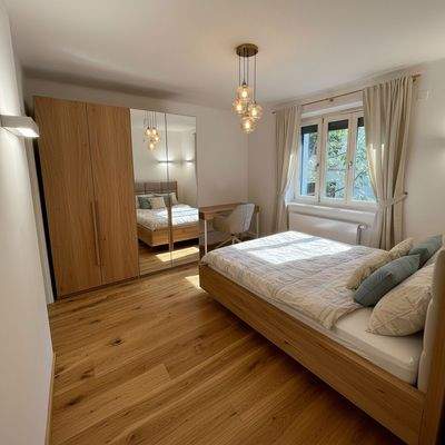 großes Schlafzimmer AI-staged