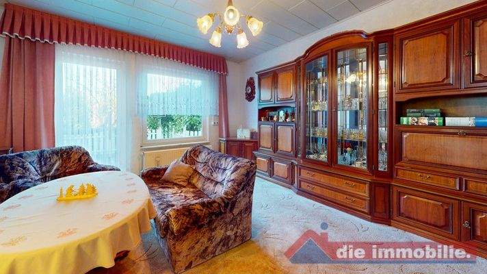 Wohnzimmer mit Blick ins Grüne