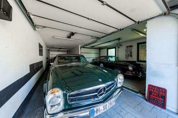 Garage mit 3 Stellplätzen