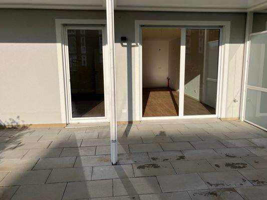 Ansicht der Terrasse mit Blick Richtung Wohnung