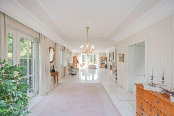 Helles und geräumiges Wohnzimmer