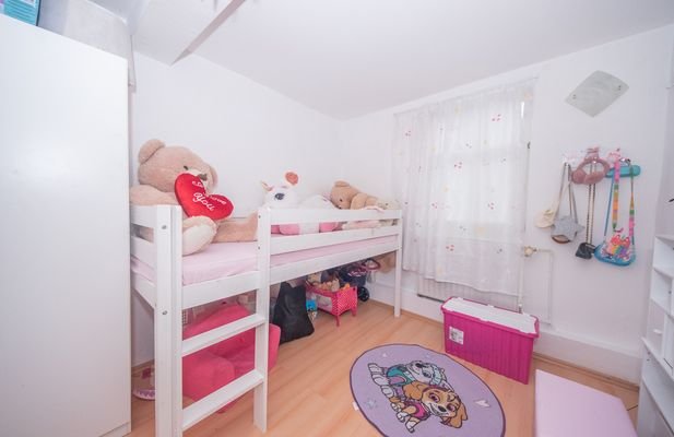 Kinderzimmer EG Vorderhaus