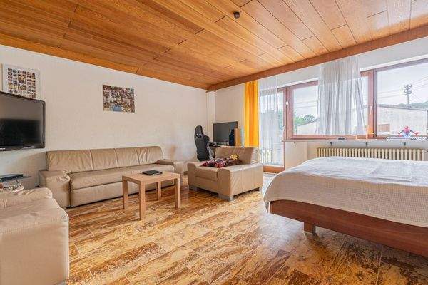 2. Zimmer mit Balkon