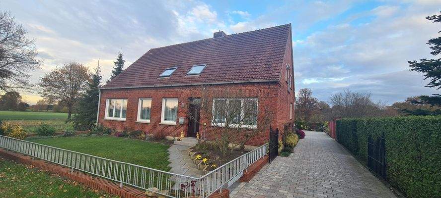 Einfahrt Ansicht vorne