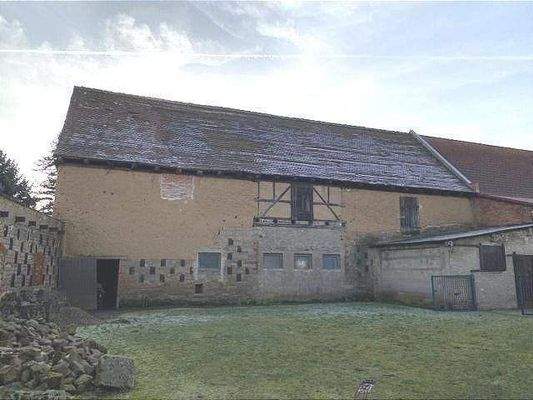 Grundstück und Scheune