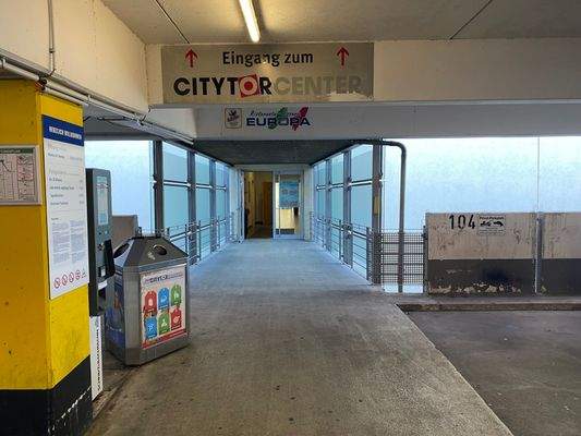 Durchgang zum City Tor Center