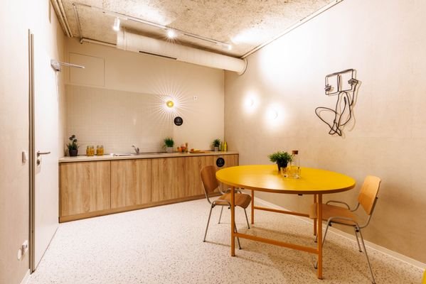 THE FIZZ-Frankfurt-Living Area 3.jpg