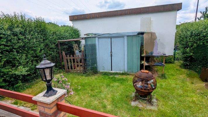 Geräteschuppen und Unterstand