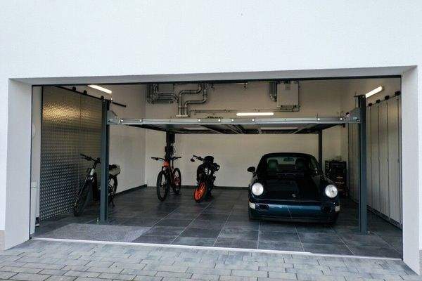 Garage mit Doppelparker „Duplex“ (Hebebühne)