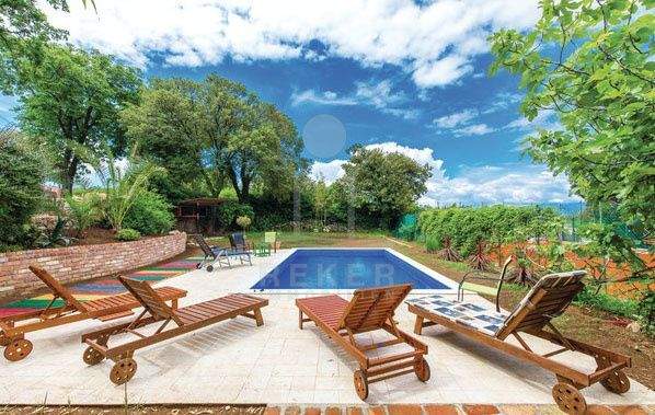 Sorgenfreie Harmonie im herrlichen Pool