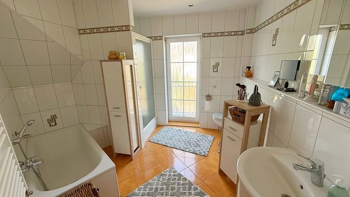 Badezimmer im Obergeschoss