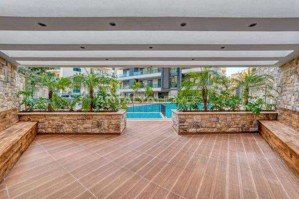 Flats in a Complex Near the Sea in Alanya