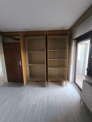 Zimmer mit Einbauschrank.jpg