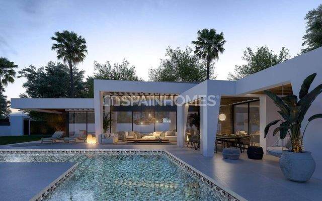 Contemporary Villas for Sale in Marbella with Nature Views