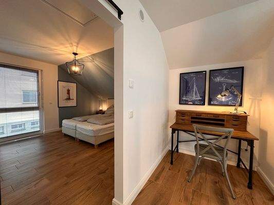 Büro und Schlafzimmer 