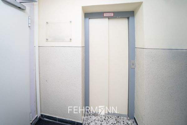 Fahrstuhl-2-Obergeschoss