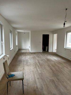 Freie Wohnung Hinterhaus Wohnzimmer