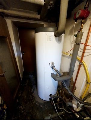 KG, Heizung-Warmwasserbehälter