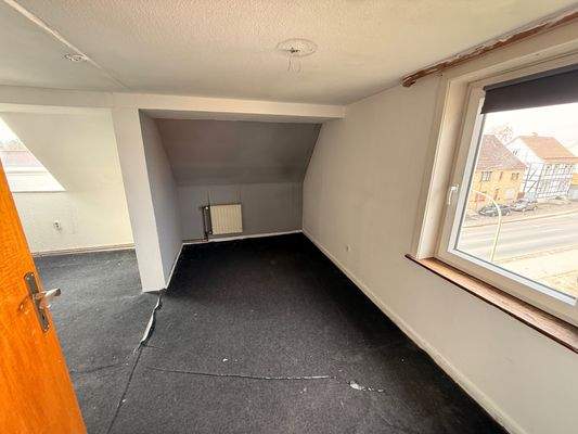 30 Zimmer DG linke Hälfte