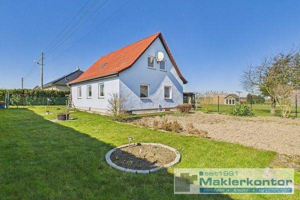 Seitenansicht mit Garten