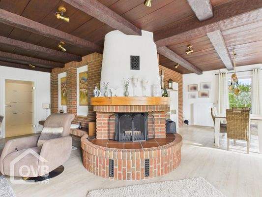 EG Wohnzimmer mit Kamin