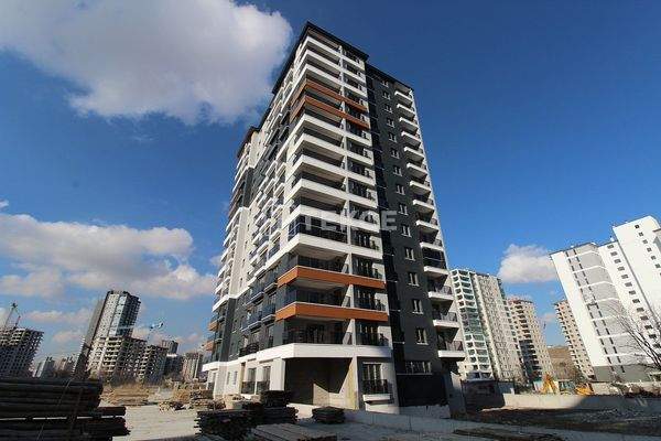 Spacious Apartments Close to Shopping Center in Keçiören